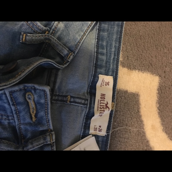 HOLLISTER BACK TO SCHOOL BUNDLE - Picture 5 of 8